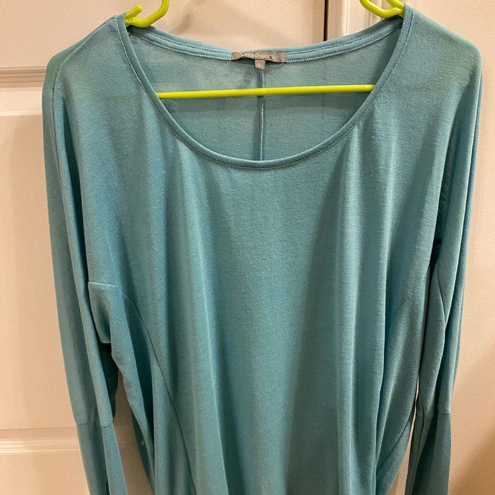 Turquoise long sleeve RETRO-ology top